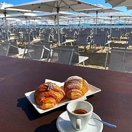 Flying Hotel Pesaro